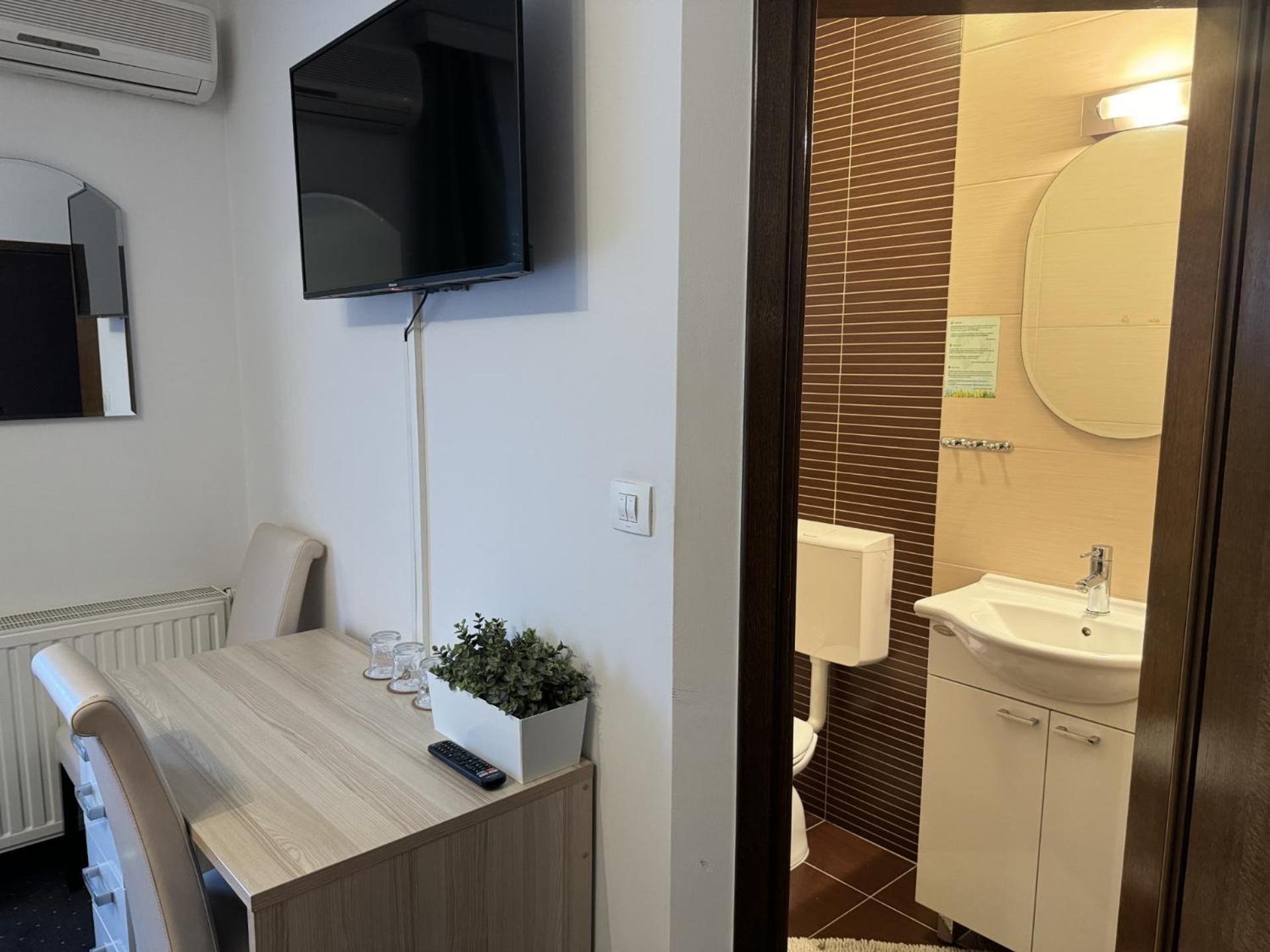 Pansion Komfor Fitea Osijek Ngoại thất bức ảnh
